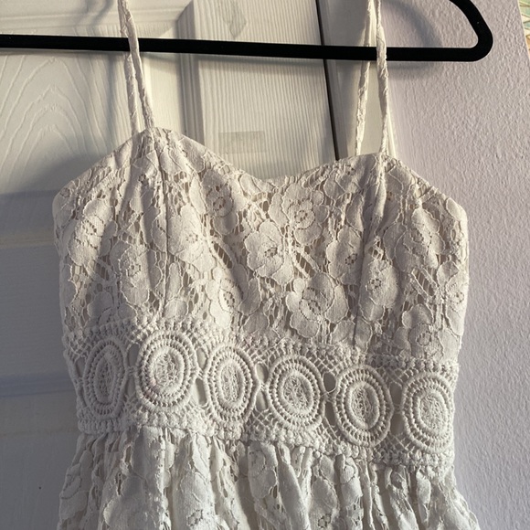 WHITE DRESS - Picture 2 of 3